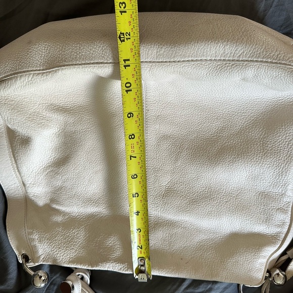 White pebbled leather Charles Jourdan purse - Picture 5 of 13